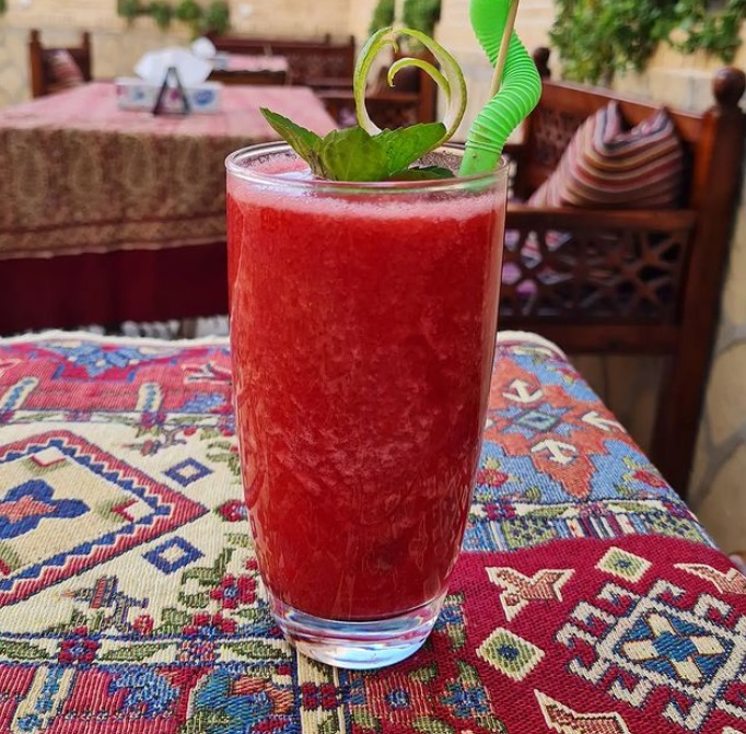 رستوران سنتی پاکوبه اسموتی رد بری